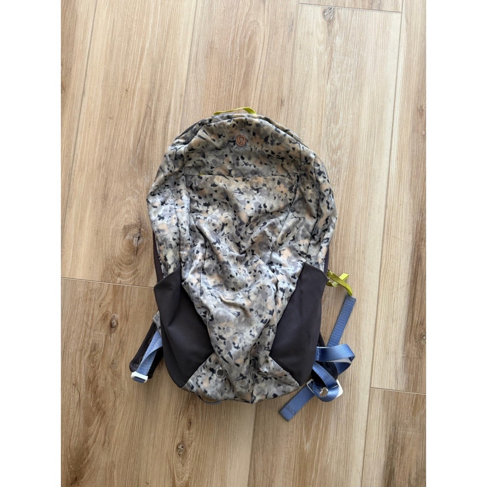 Rare Lululemon Run From Work Backpack Not So Petite Fleur Silver Spoon Camo